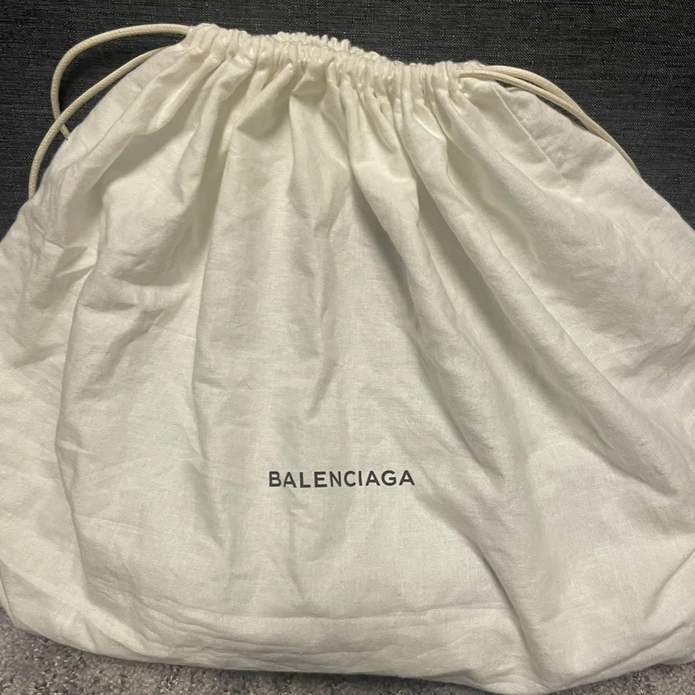 Balenciaga City Bag Medium shoulder strap & handles - Picture 13 of 16